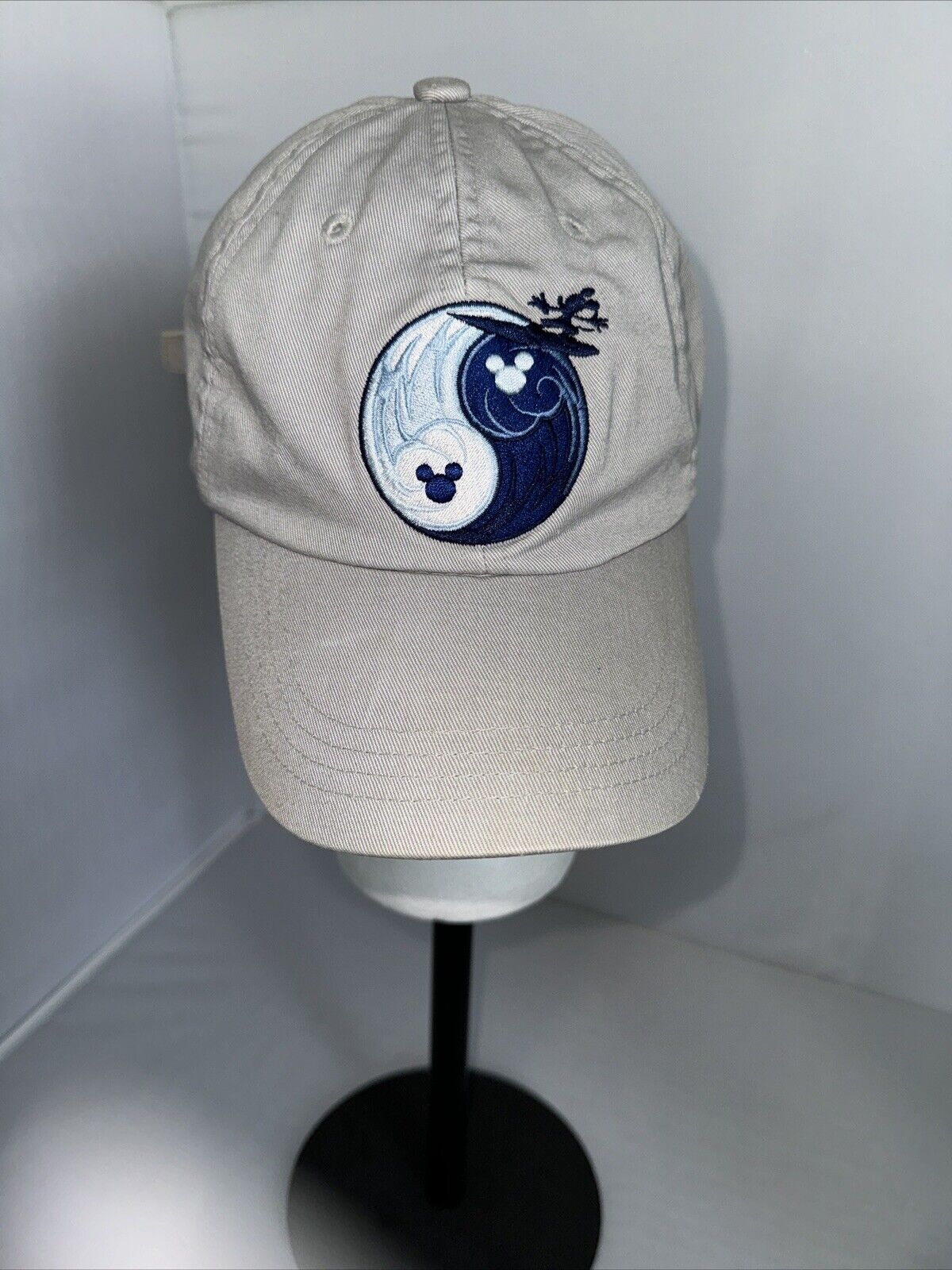 VTG Walt Disney World Mickey’s Official Surf Wear YinYang Dad Strapback Hat Cap