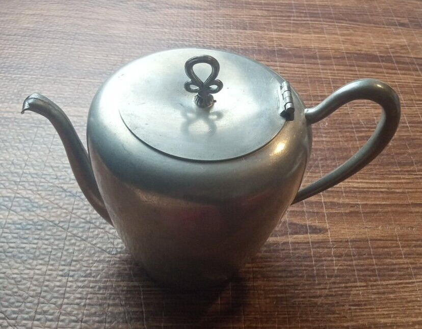 Vintage 1930s Salem Pewter Hinged Tea Pot 6 x 8 inches Colonial Reproduction