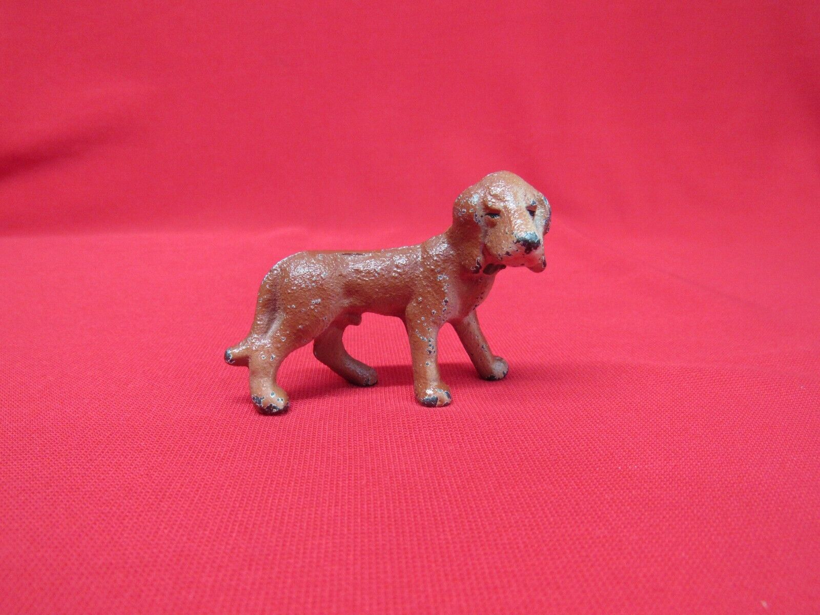Vintage Cast Iron Miniature Blood Hound Dog Figurine. Doll House Pet.
