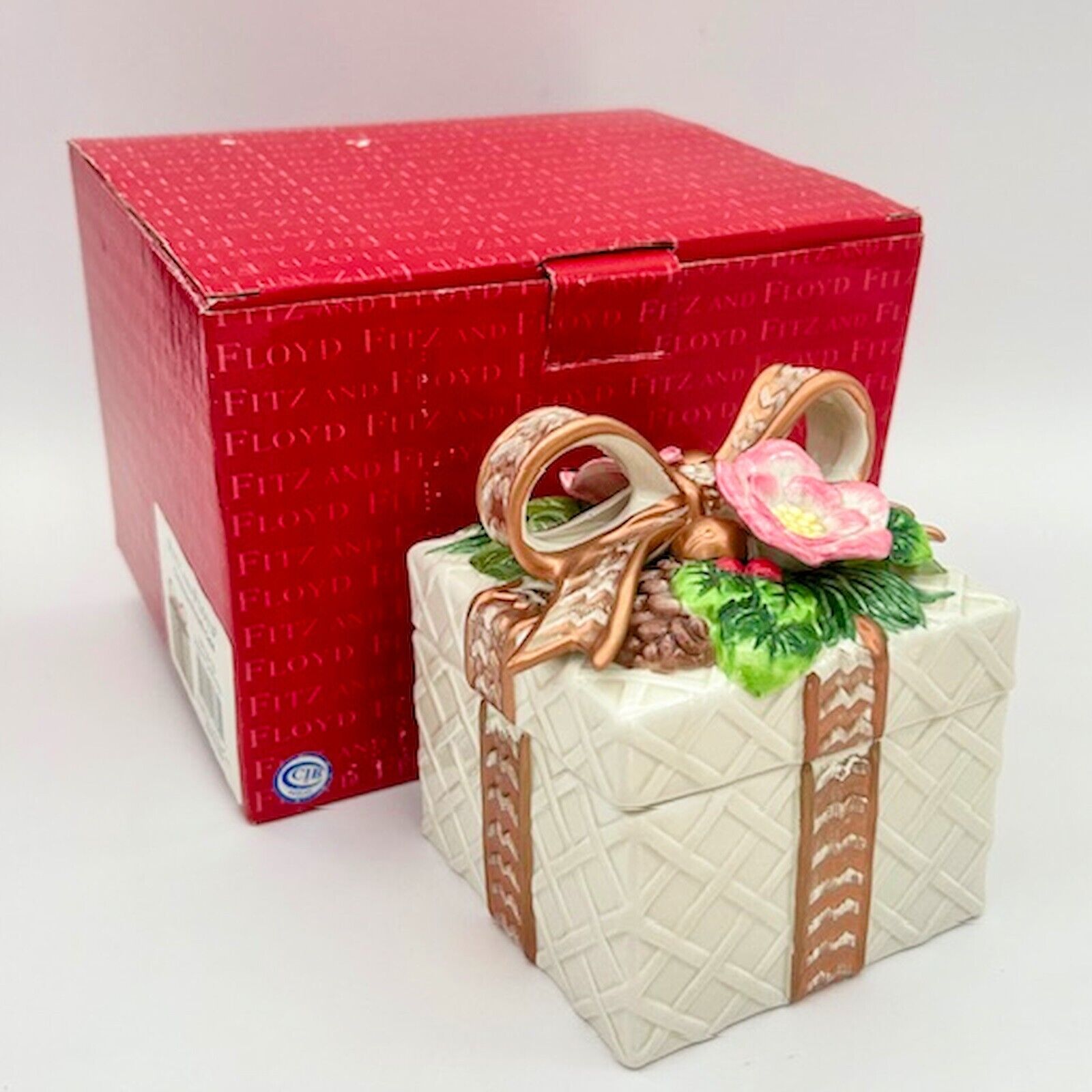 Fitz & Floyd Christmas Wreath Gold Square Candy Box Ceramic Gift Trinket Box