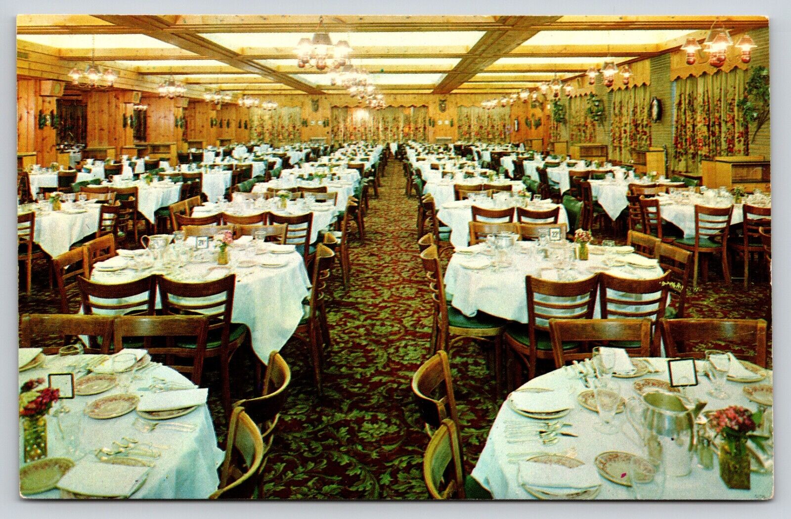 Postcard Dining Room Grossinger\'s Catskill Resort Hotel New York