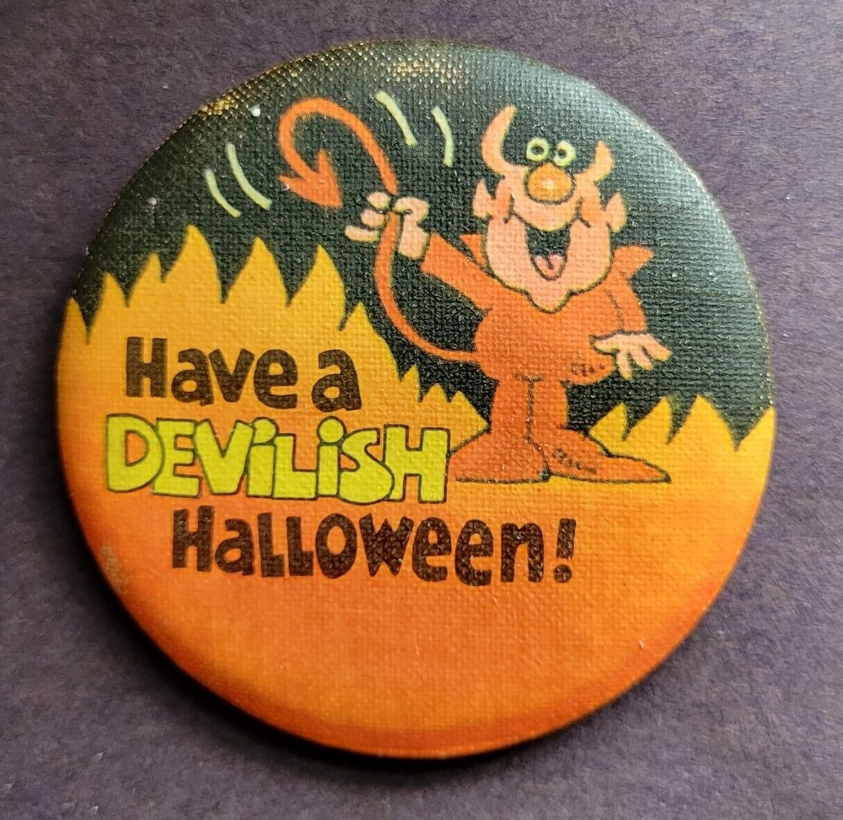 HAVE A DEVILISH HALLOWEEN 1982 Hallmark Cards Vintage Fabric Pinback Button 2.3\