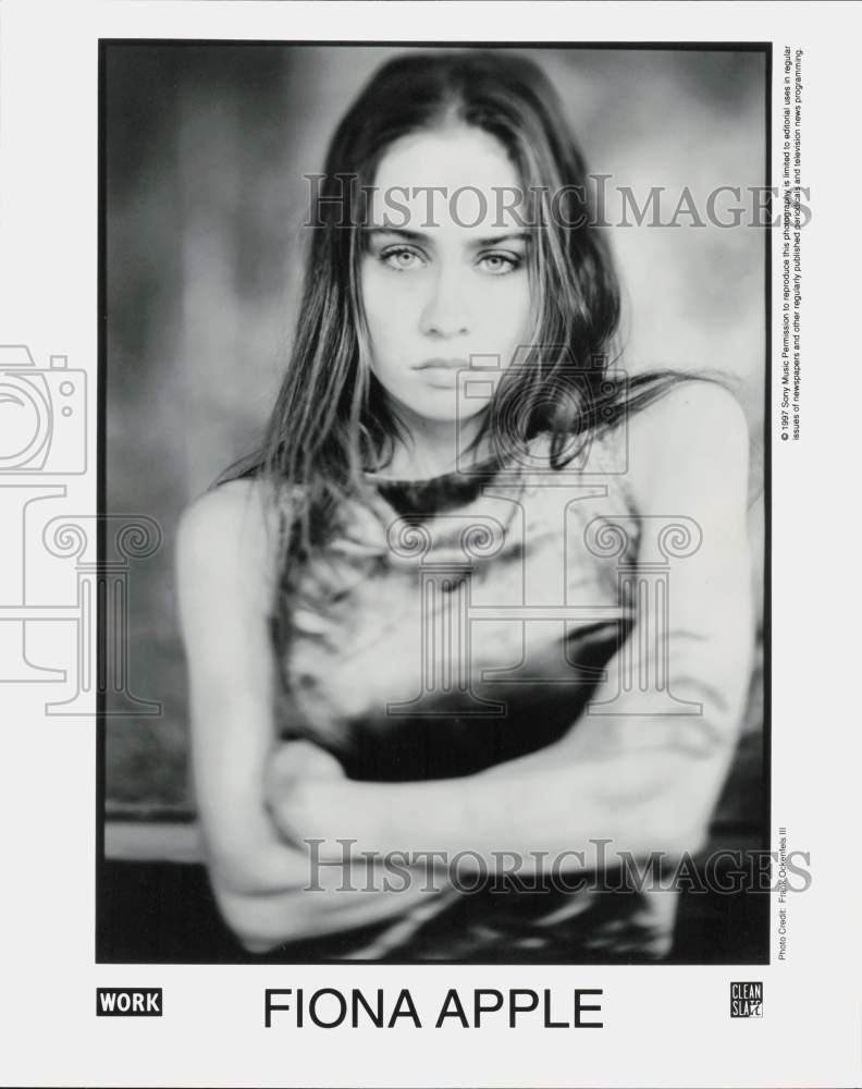 1997 Press Photo Singer Fiona Apple - afx23269