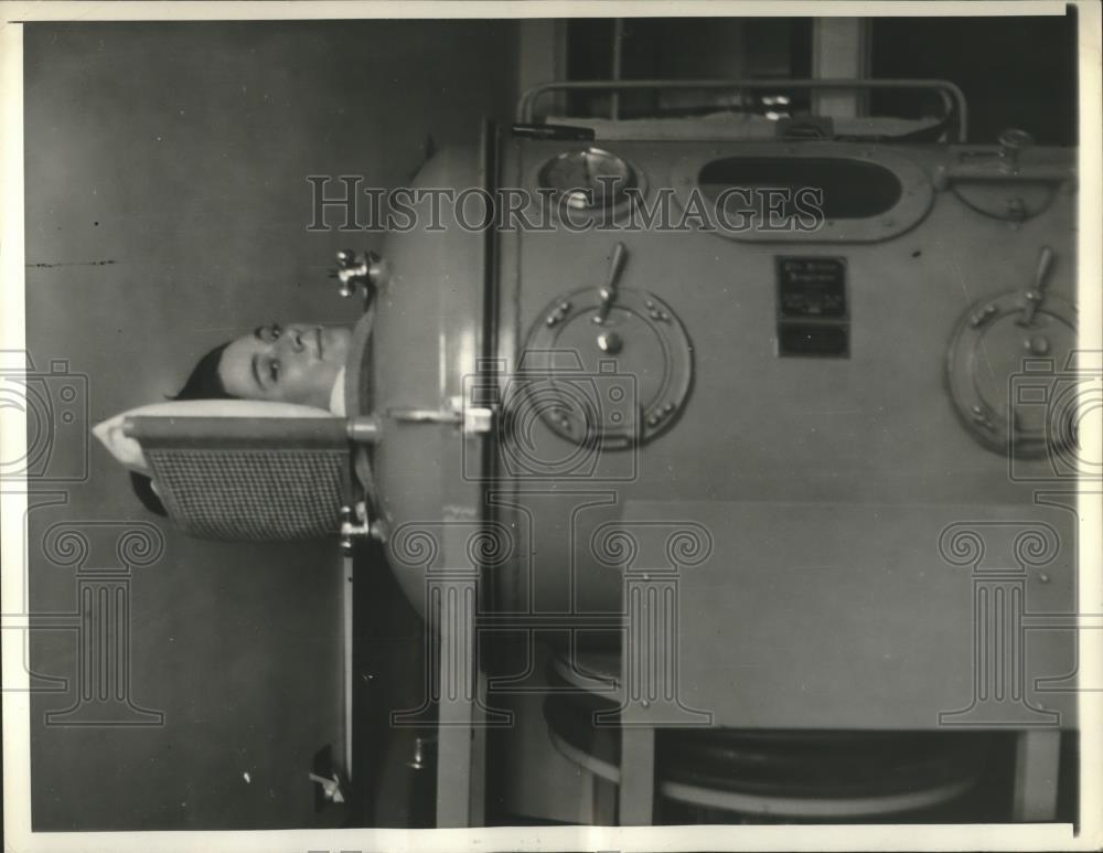 1935 Press Photo Mrs. Chester Horstmyer Victim of Spinal Meningitis in Iron Lung