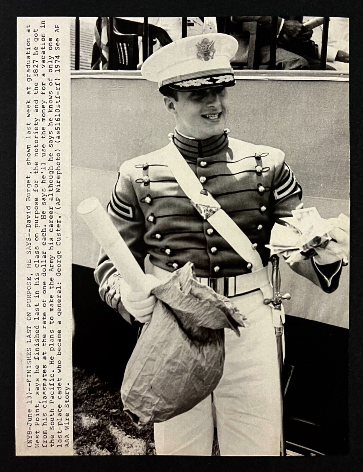 1974 West Point Graduation Last Place Cadet Gets Vacation Money VTG Press Photo