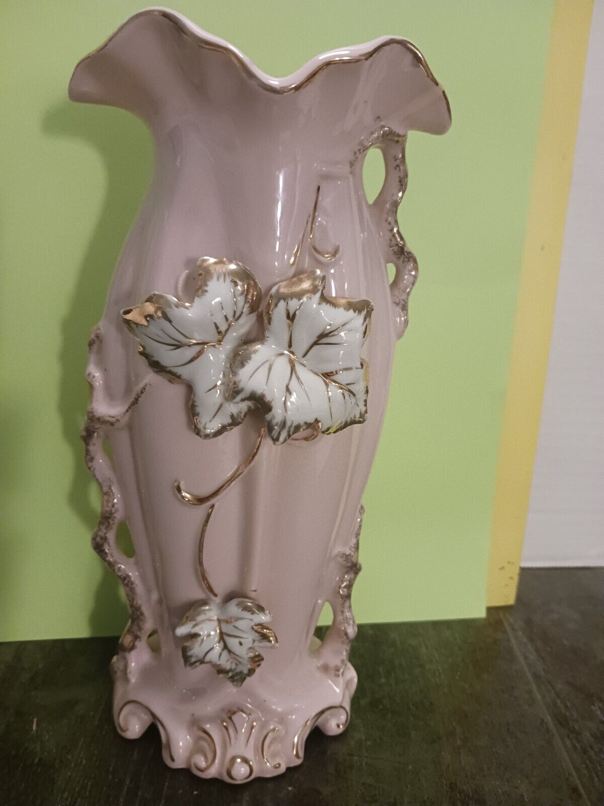 Vintage 60\'s Ucago Japan Pink Vase With Gold And White Ivy