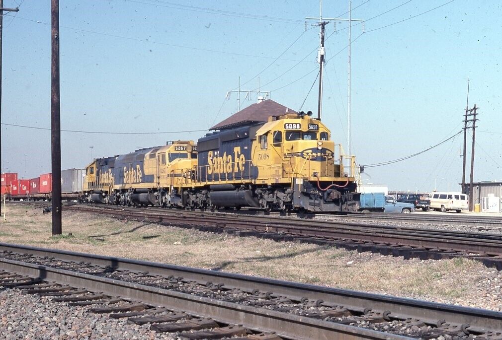 ATSF 5098 SANTA FE Railroad Train Locomotive Ft FORT WORTH TX 1994 Photo Slide