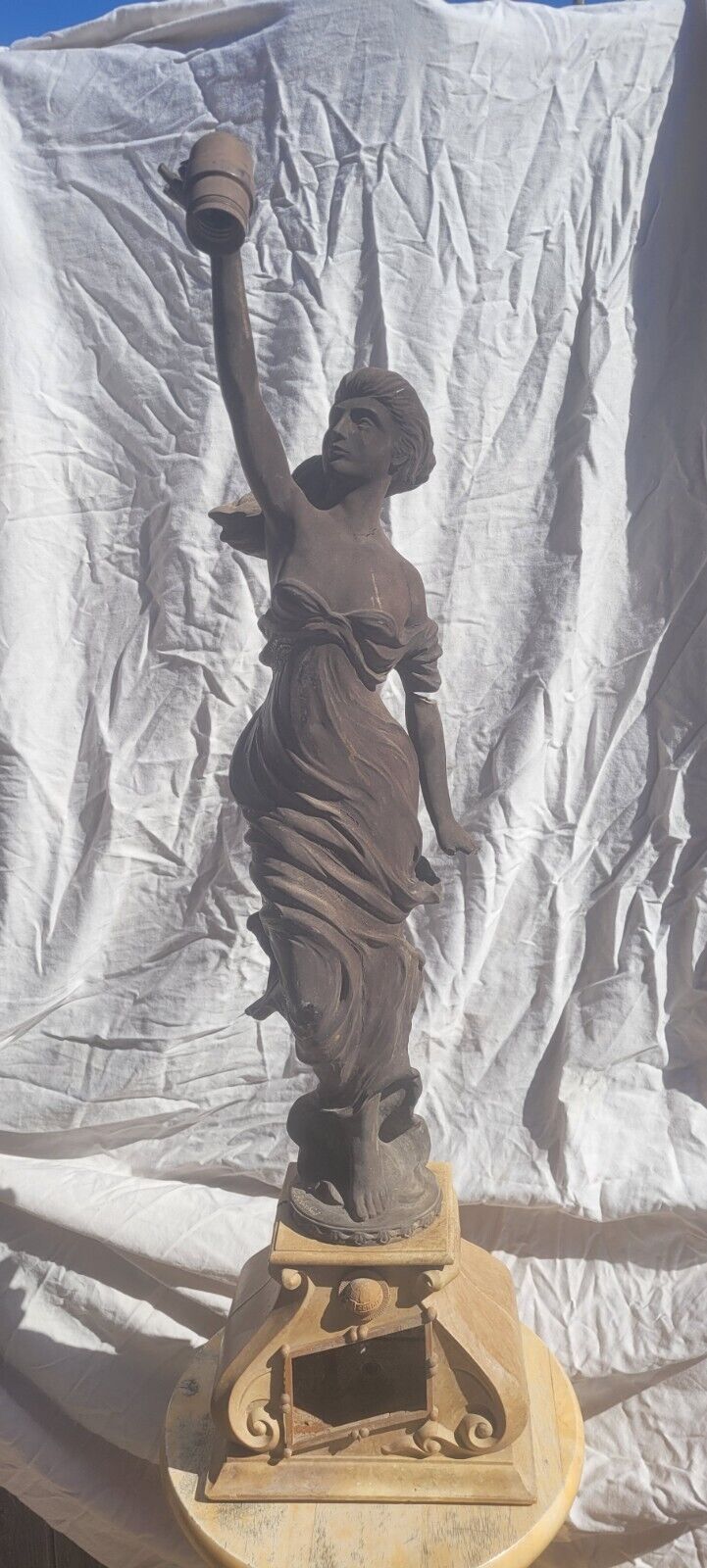 Vintage 1976 Schlitz Beer  Statue Lady Goddess Lamp