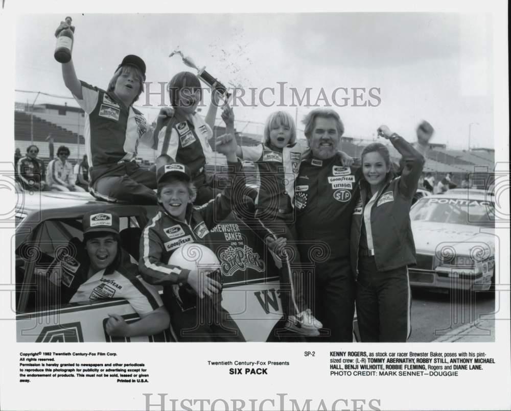1982 Press Photo The cast in a scene from \