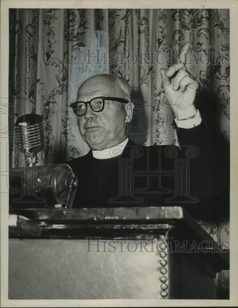 1963 Press Photo Reverend Cletus McCarthy, Fultonville, New York - tua39066