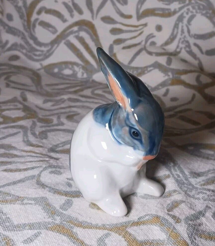 Vintage Otagiri Rabbit Bunnie Hand Painted Blue White 3\