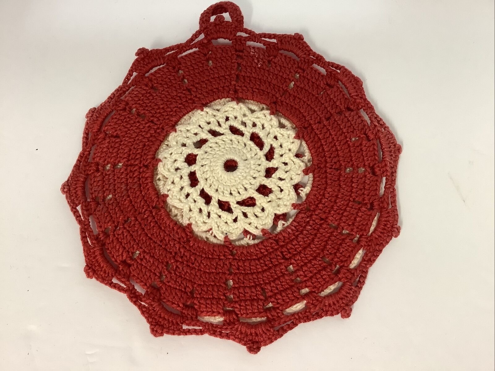 RED & IVORY CROCHETED DOILY -DOUBLE