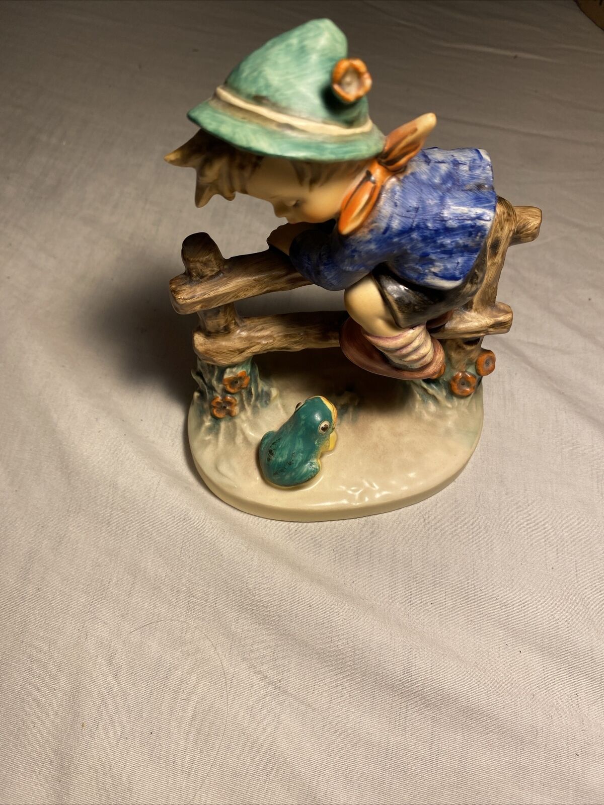 Vintage MI Hummel Goebel Figurine RETREAT TO SAFTEY #201/2/0 TMK5 4\