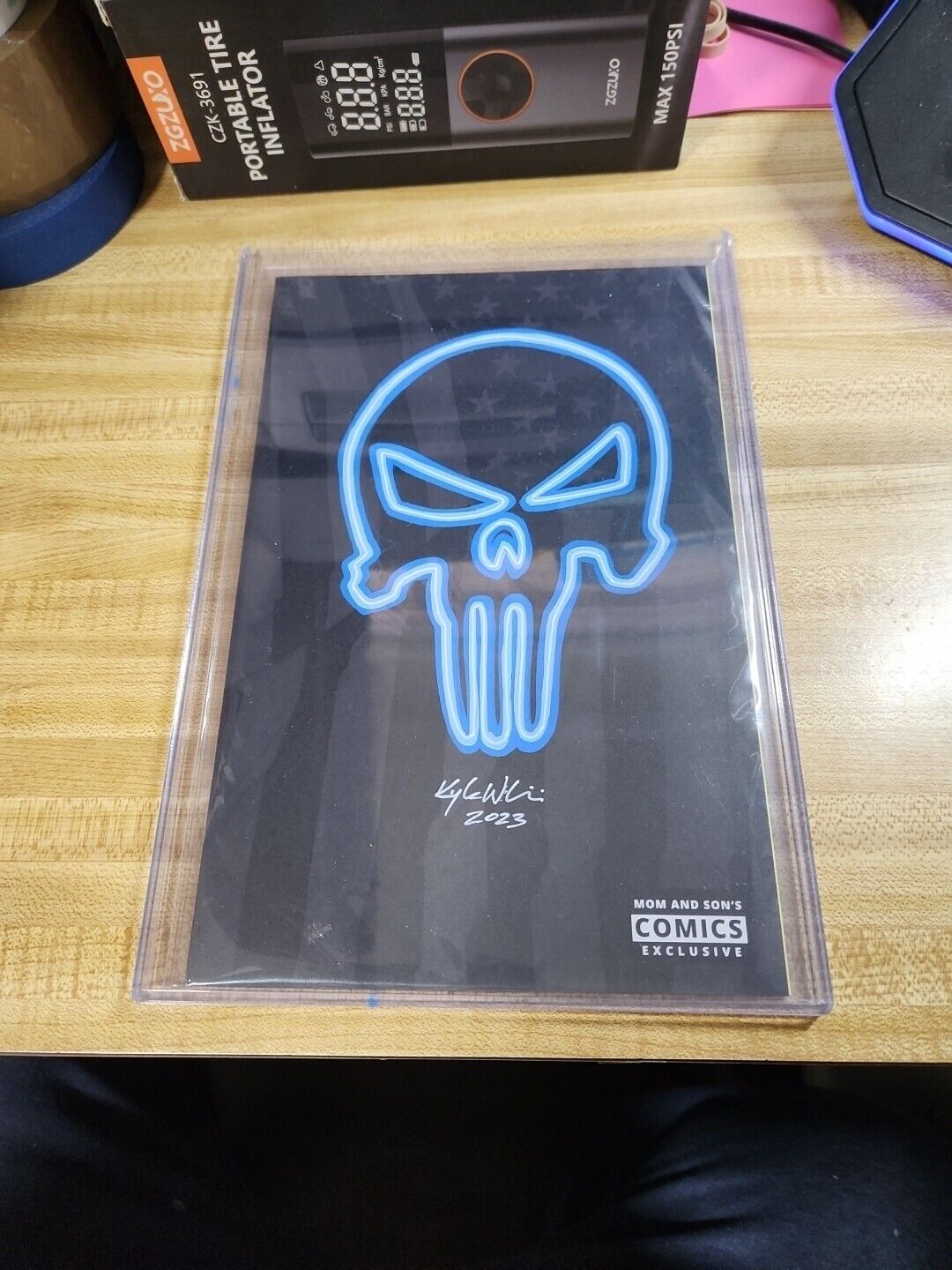 SIGNED KYLE WILLIS NEON PUNISHER FULL SKETCH ON COMIC BOOK.  