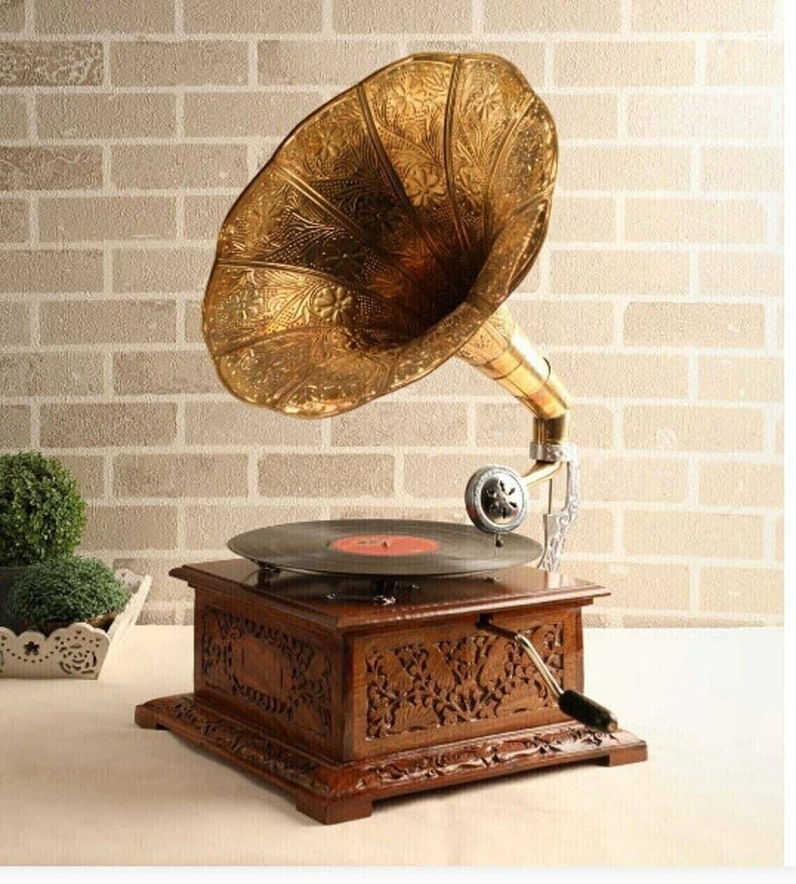 Vintage Antique Look Gramophone Fully Working Phonograph, win-up record player