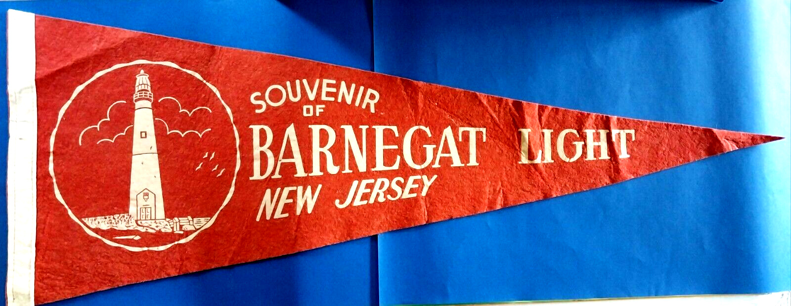Vintage BARNEGAT LIGHT HOUSE NEW JERSEY Felt PENNANT SOUVENIR FLAG  11x 29\
