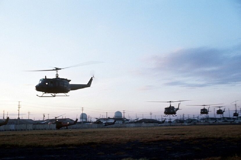 UH-1D Huey Helicopters on way to get POWs 13\