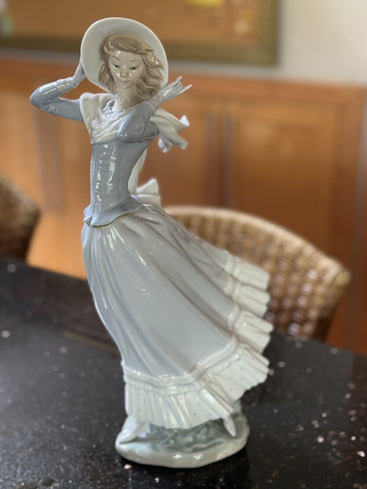 LLADRO 4936 Spring Breeze Retired Excellent Condition.  NO BOX