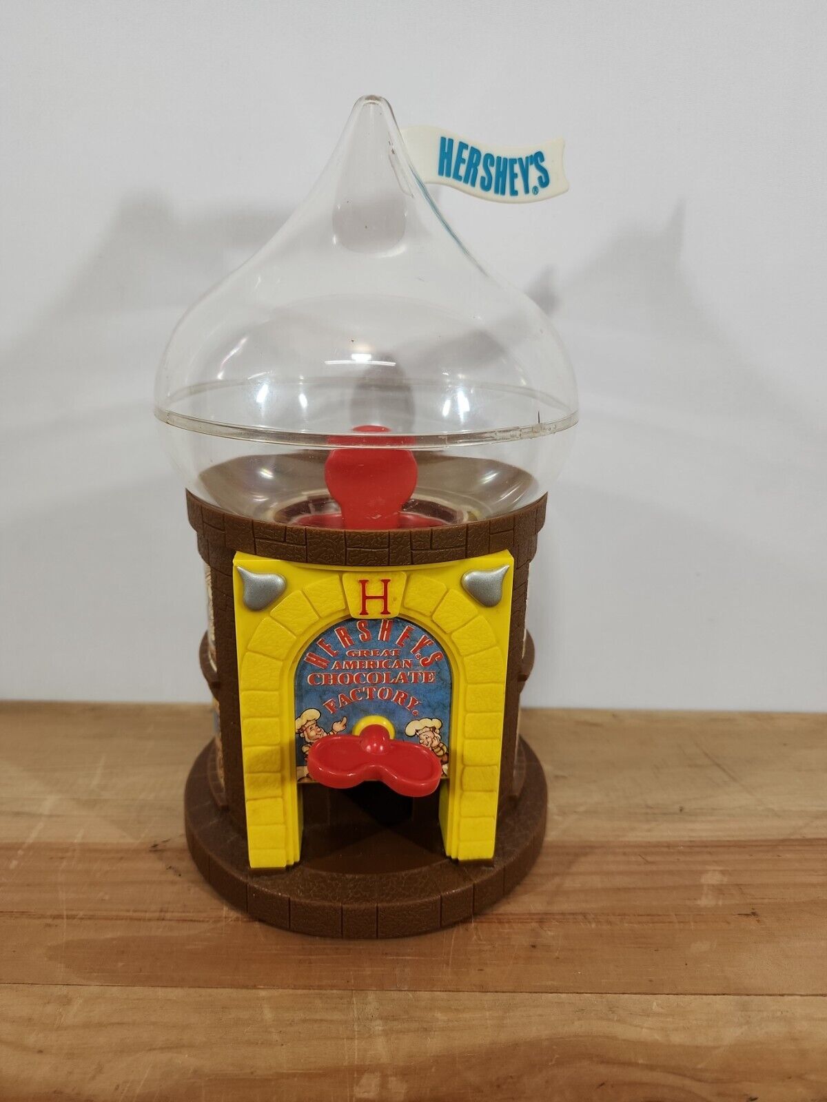 Cute Vintage 1993 Hershey\'s Great American Chocolate Factory Kiss Dispenser(332)