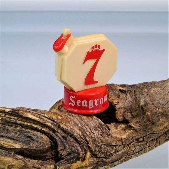 Seagram\'s Seven 7 Crown Whiskey Vintage Bottle Stopper Pour Spout Dispenser