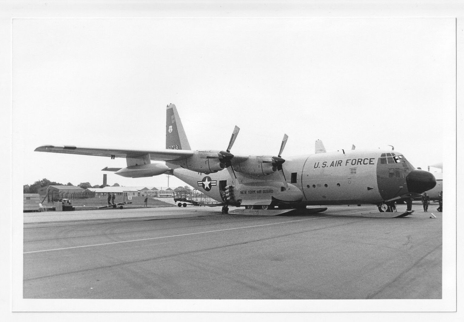 Original Photo LOCKHEED C-130 HERCULES USAF Military Aircraft NY Air Guard 20493