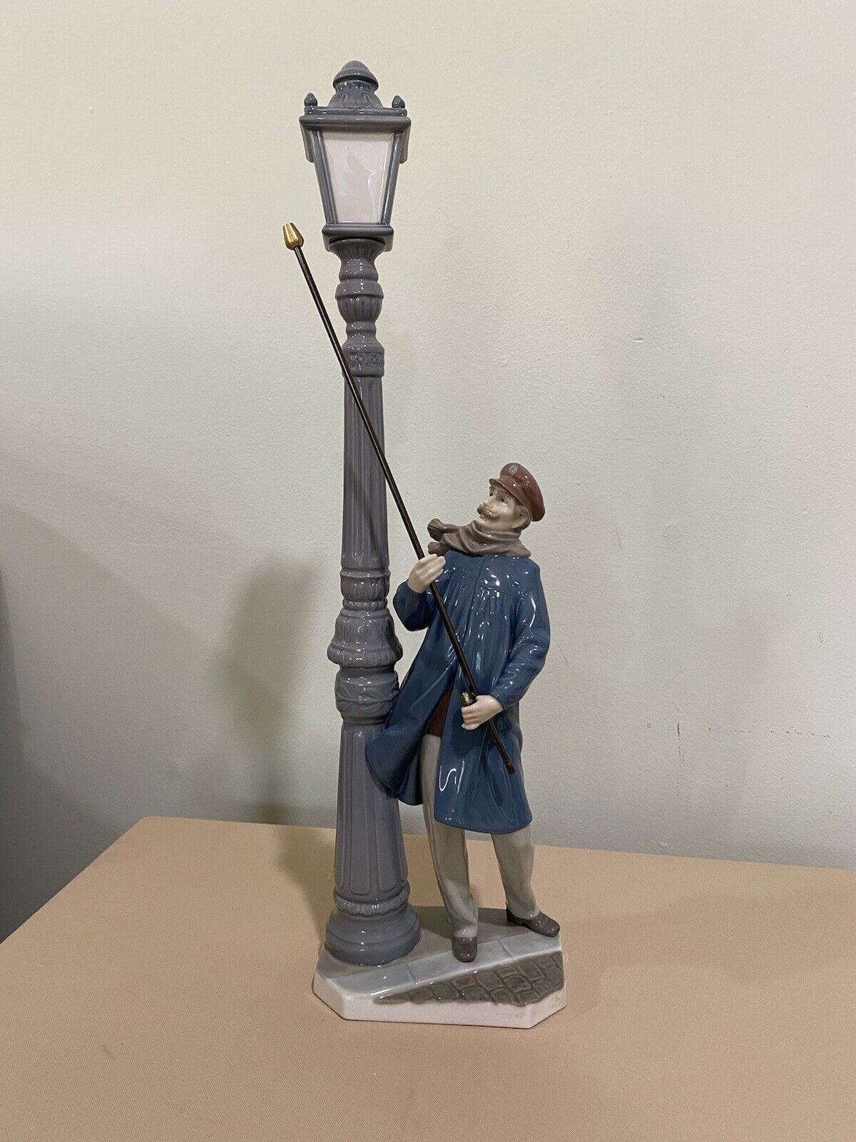 Lladro Lamplighter Figurine 5205