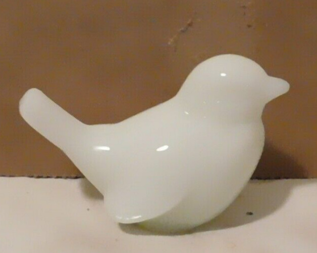 VTG:  Fenton - White Songbird - Iridescent- Opalescent - Glass- Super Cute