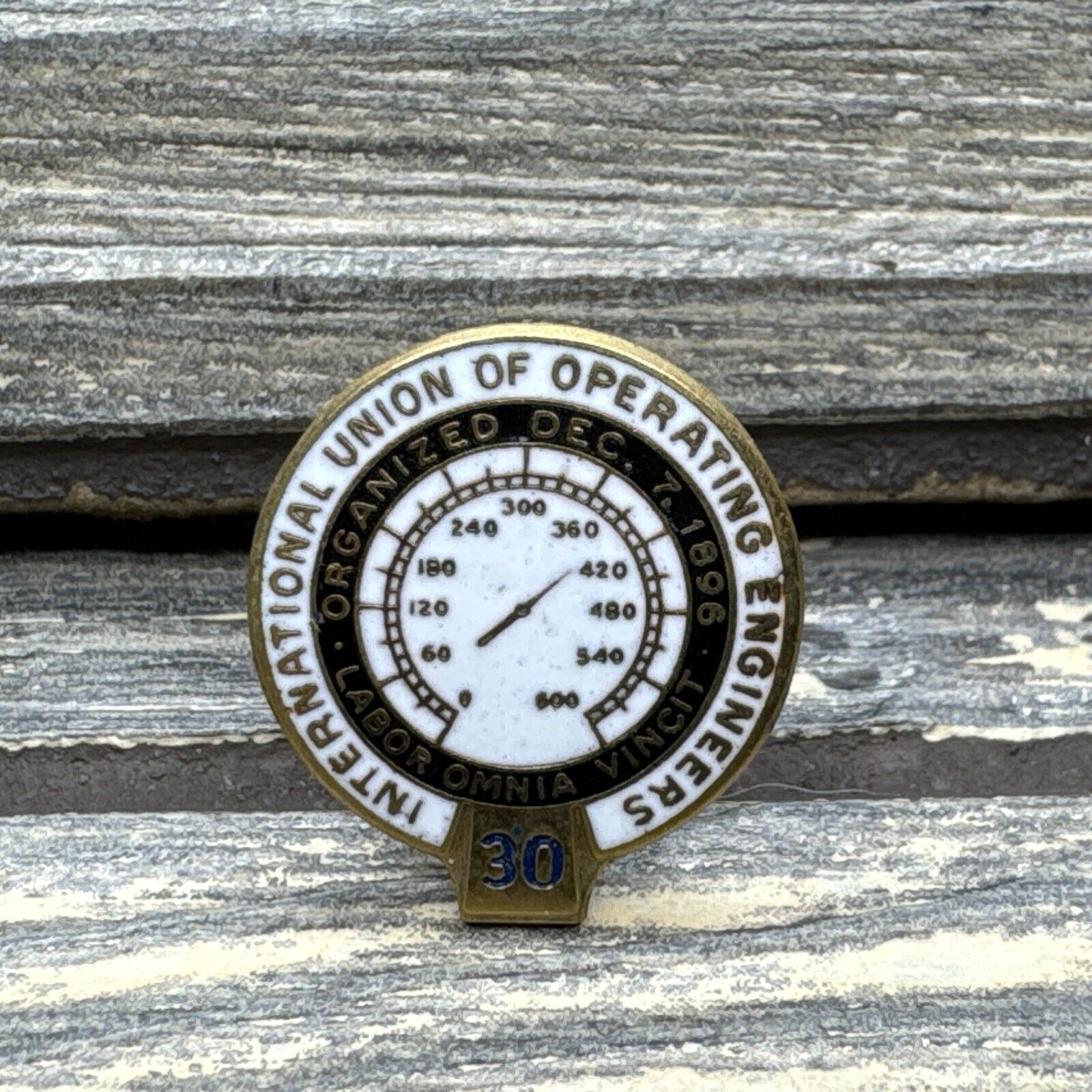 Vtg Lapel Pin Gold Tone  International Union Operation Engineers 30 Years 0.5”