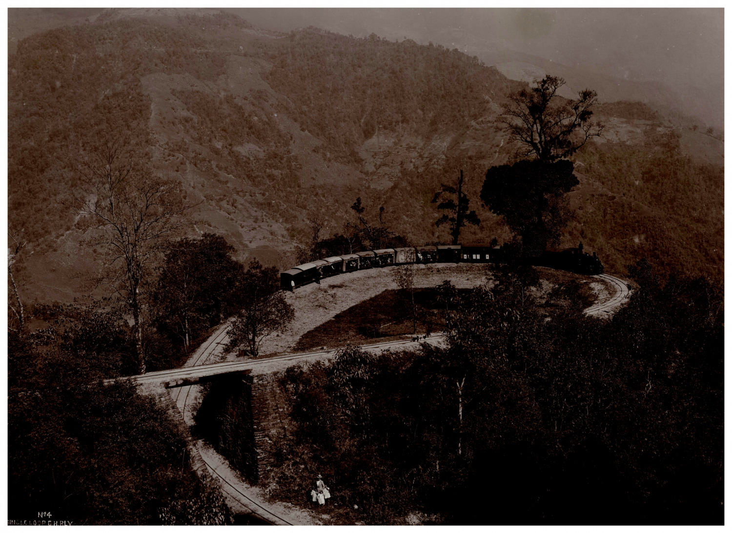 Bourne & Shepherd, India, Darjeeling, The loop on the Darjeeling Himalayan Railw