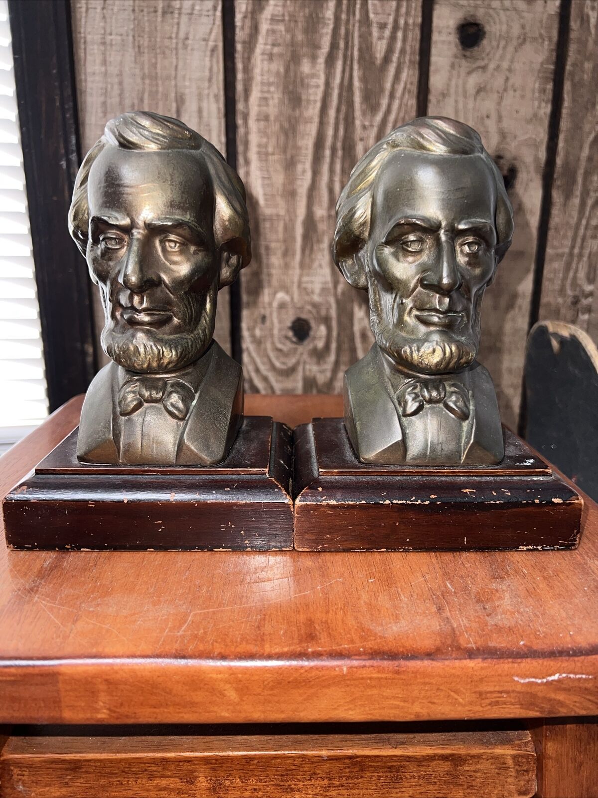 VINTAGE BRONZE TONE METAL PRESIDENT ABRAHAM LINCOLN BOOKENDS