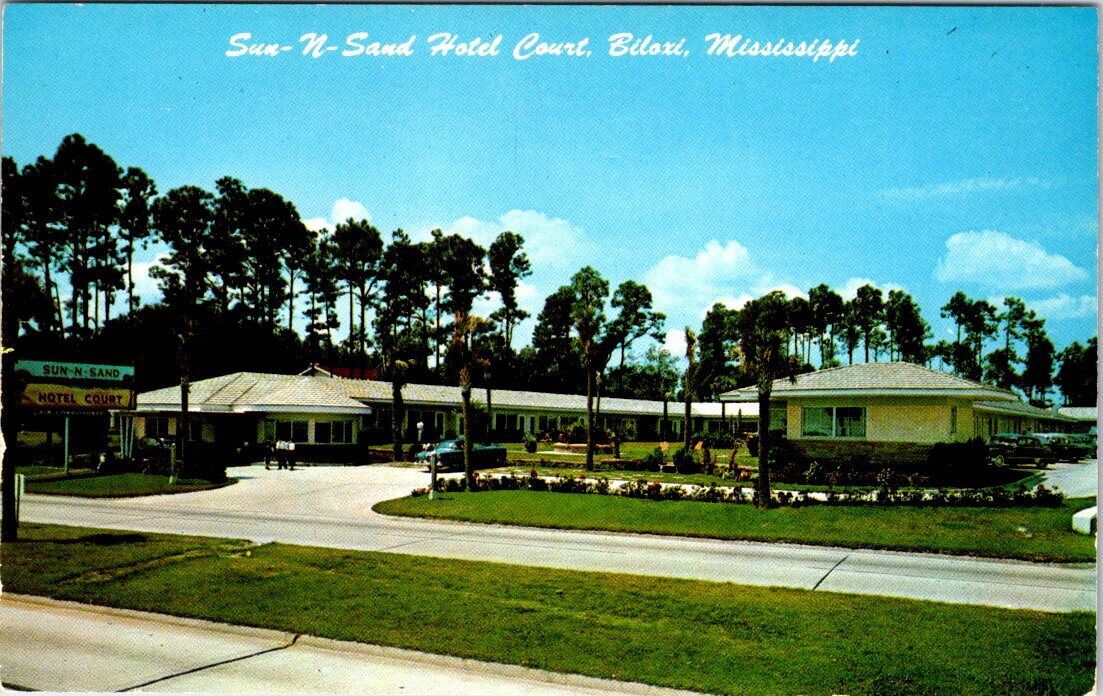 1958, Sun-N-San Hotel Court, BILOXI, Mississippi Chrome Advertising Postcard