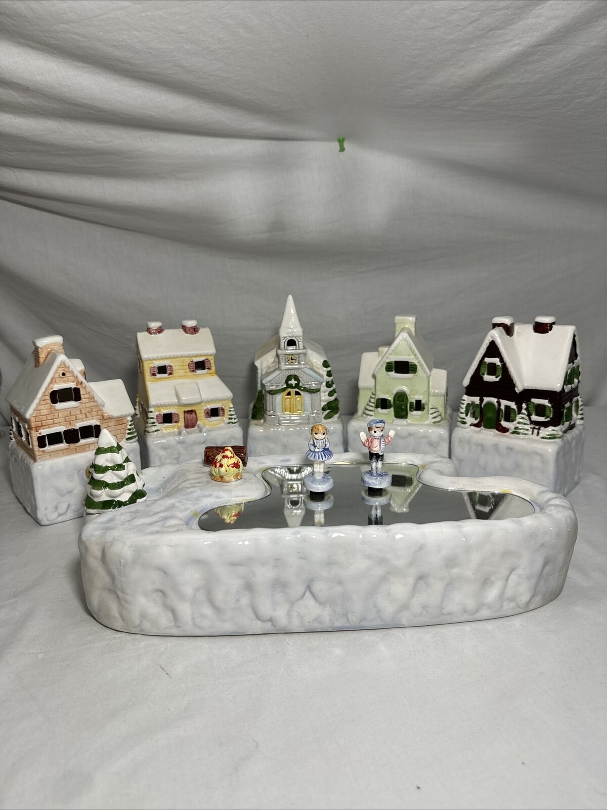 Vintage 1986 House of Lloyd Winter Wonderland  Ceramic Christmas Music Box Set 