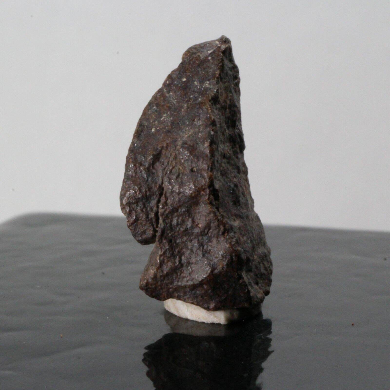 1.39 Gram Dhofar 2063 Meteorite Chondrite H5 Zufar Oman 2010 Dho 2063 A03
