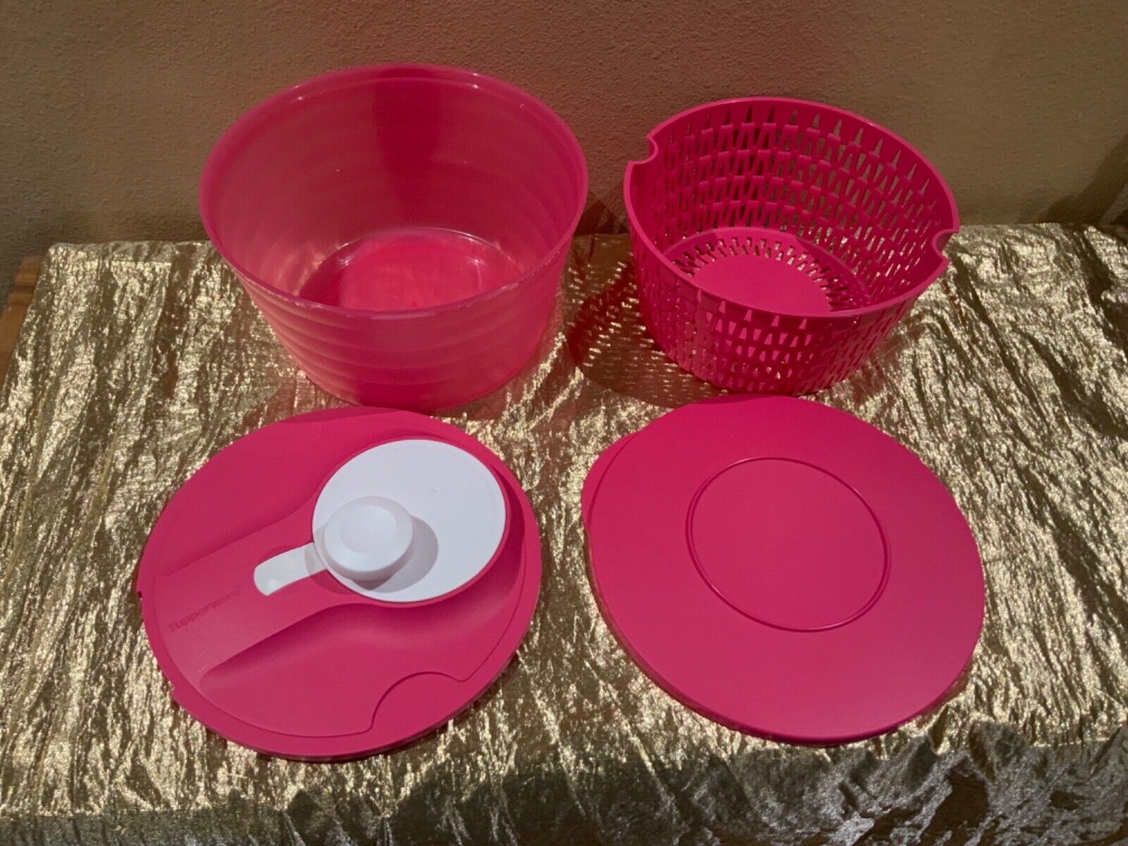 Tupperware New Beautiful Spin N Save Salad Spinner Strainer 4.5L Fiusha Color