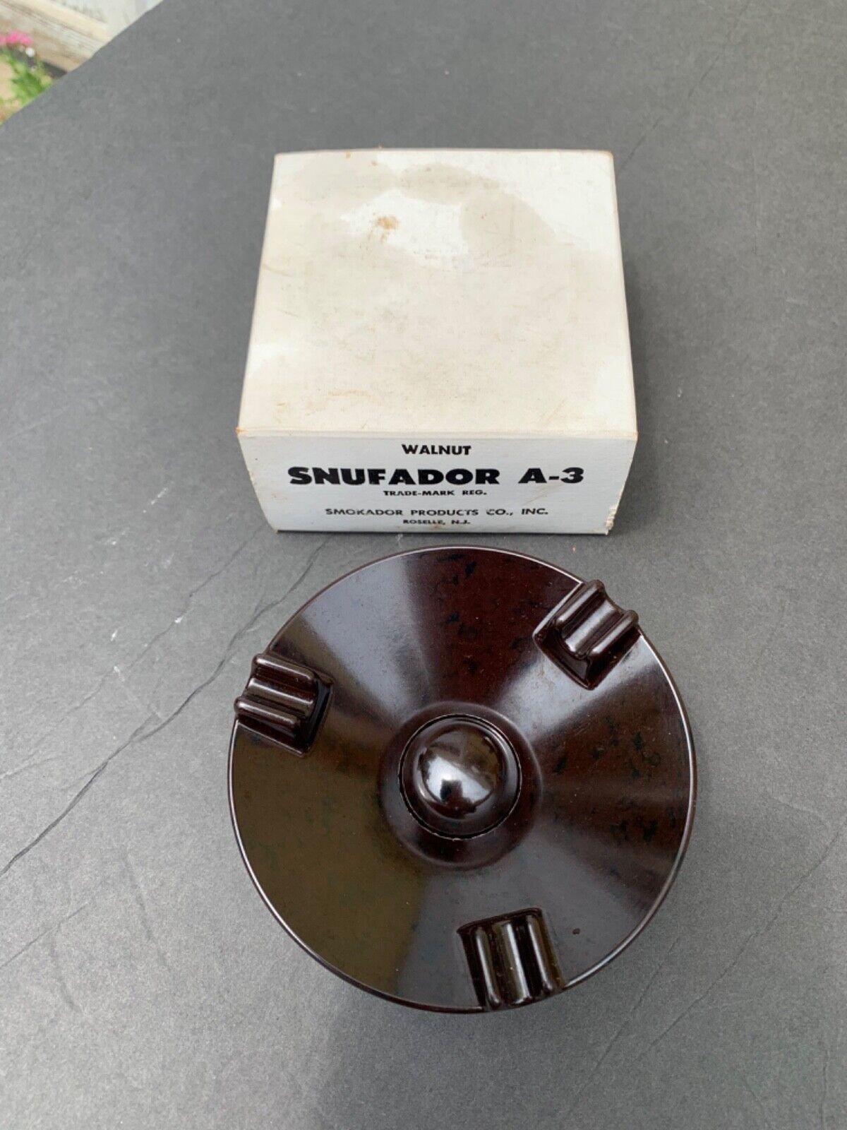 NOS Vintage Bakelite Smokador Snufador Walnut Ashtray Mid Centure USA with box
