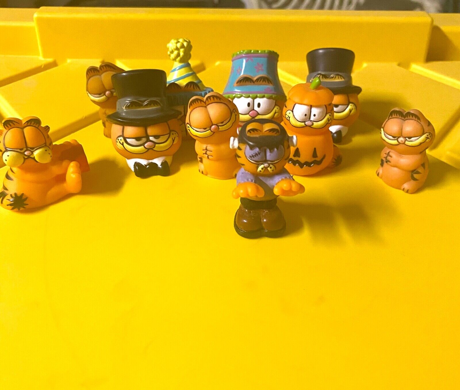 Lot of 10 Vintage Garfield Pencil Toppers