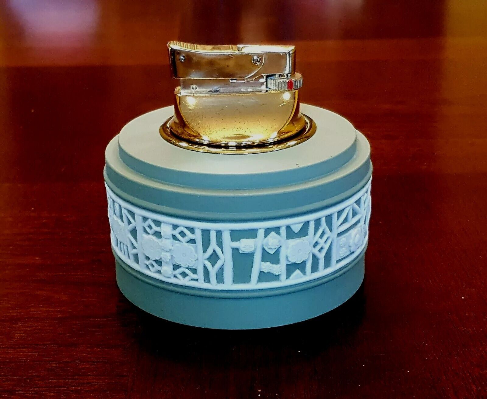 Wedgwood Sage Jasperware Table Lighter - Near Mint