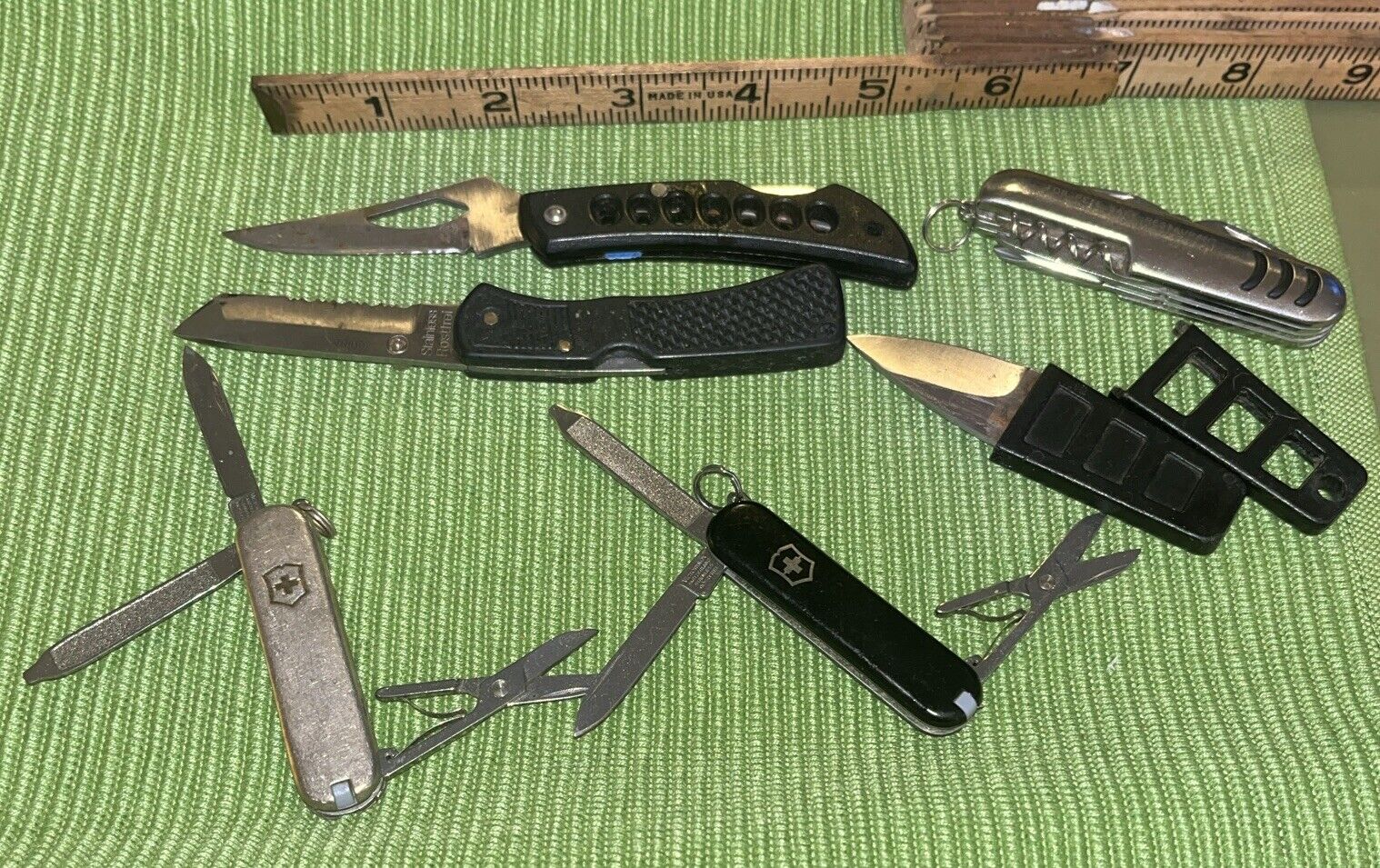 LOT of 2 VICTORINOX SWISS ARMY KNIVES & 1 Rostfrie & 3 China Pocket Knives (6)