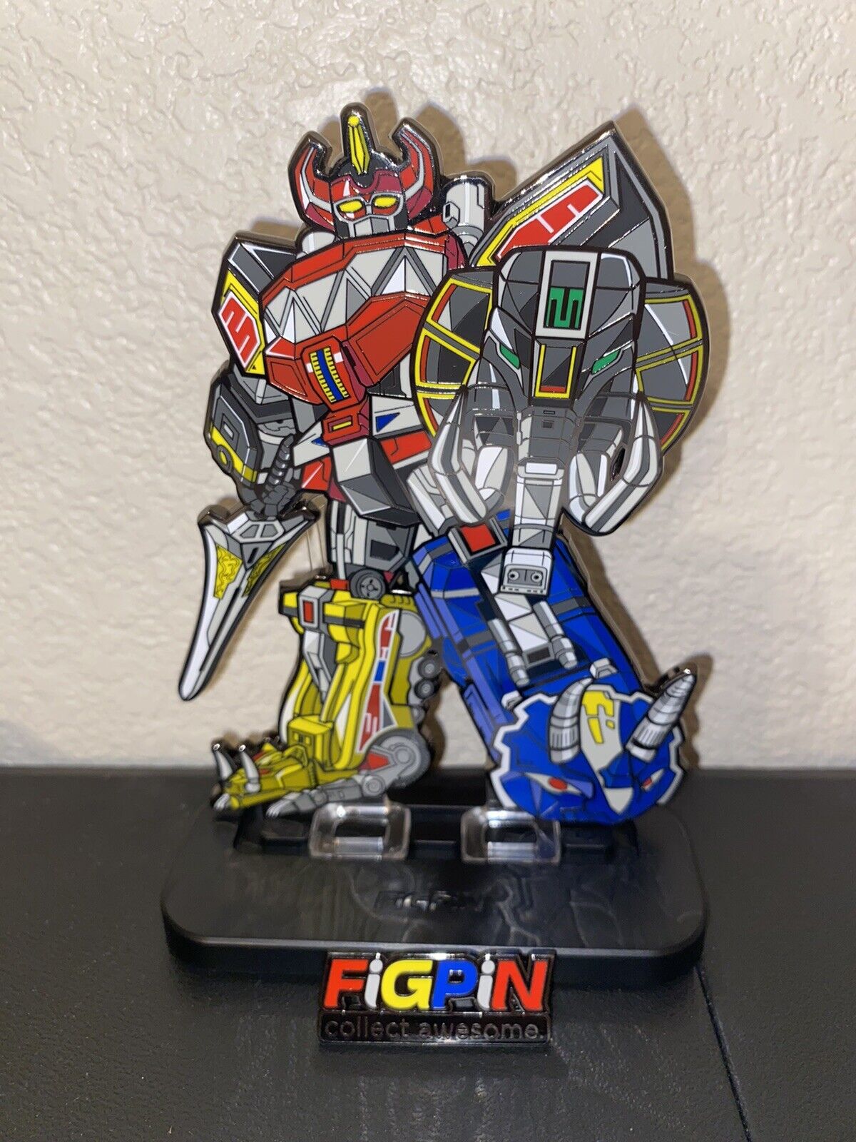Megazord Xl Fig Pin . New Unopened.
