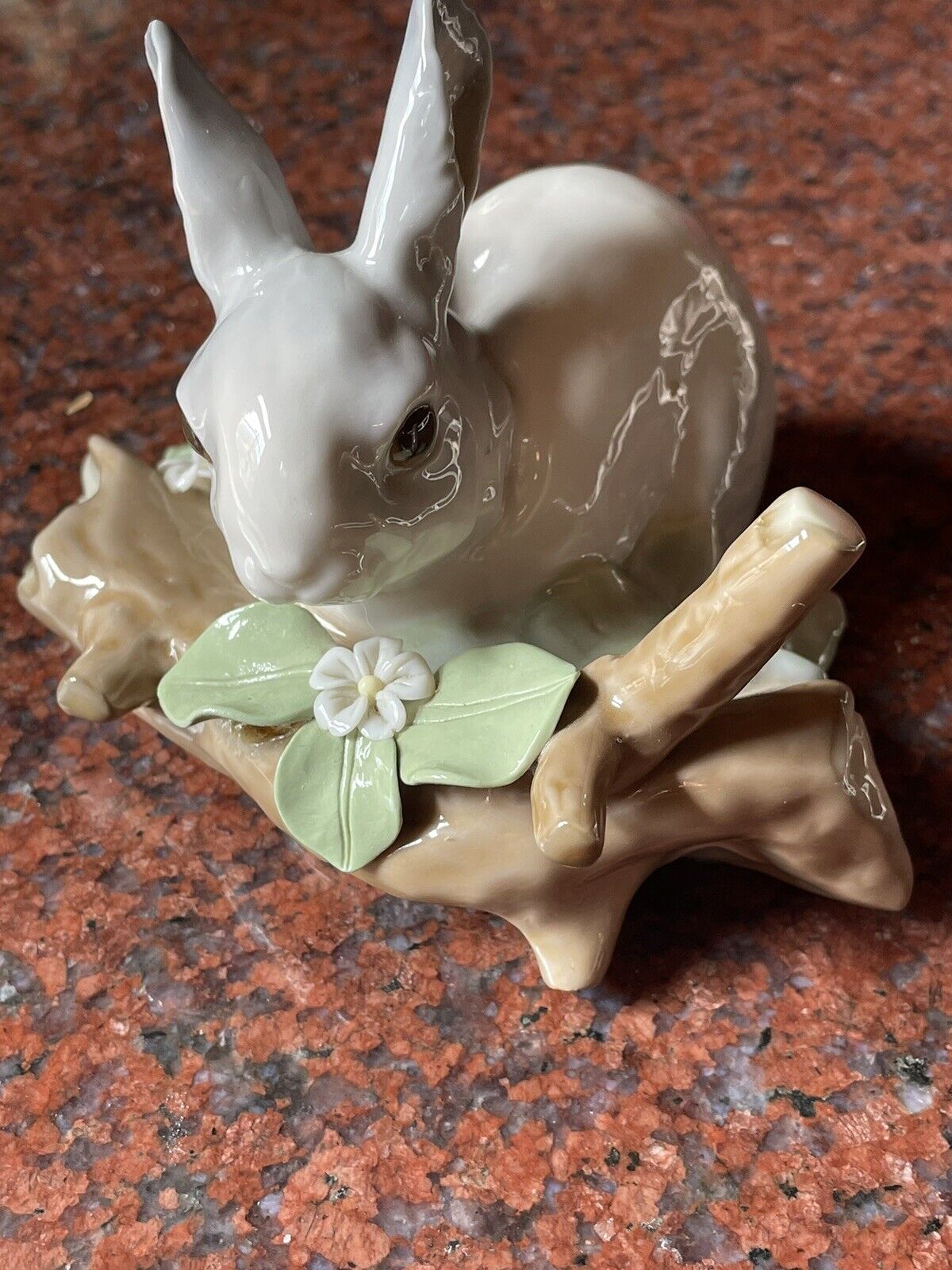 LLADRO Figurine #4773 “Rabbit Eating”