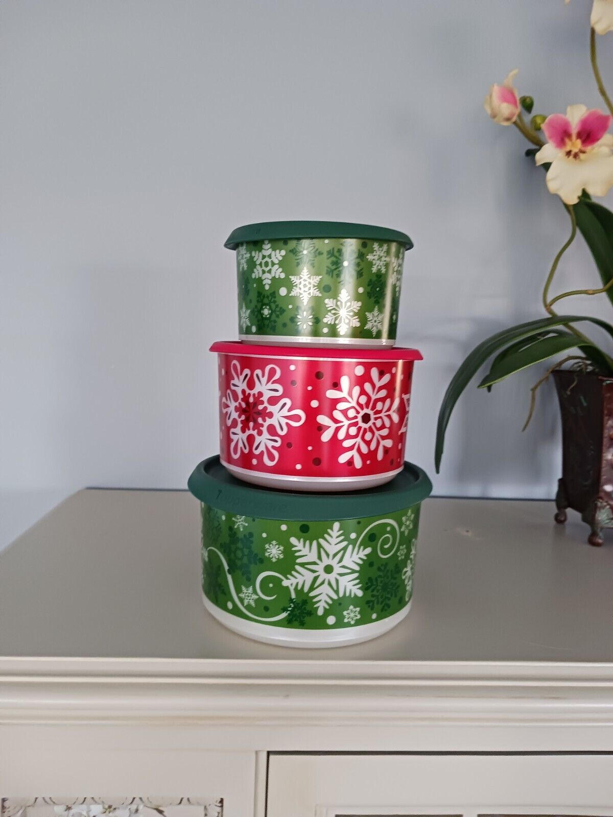 Tupperware Holiday Christmas Nesting Canister Set 7693A-3 7694A-1 7695A-2