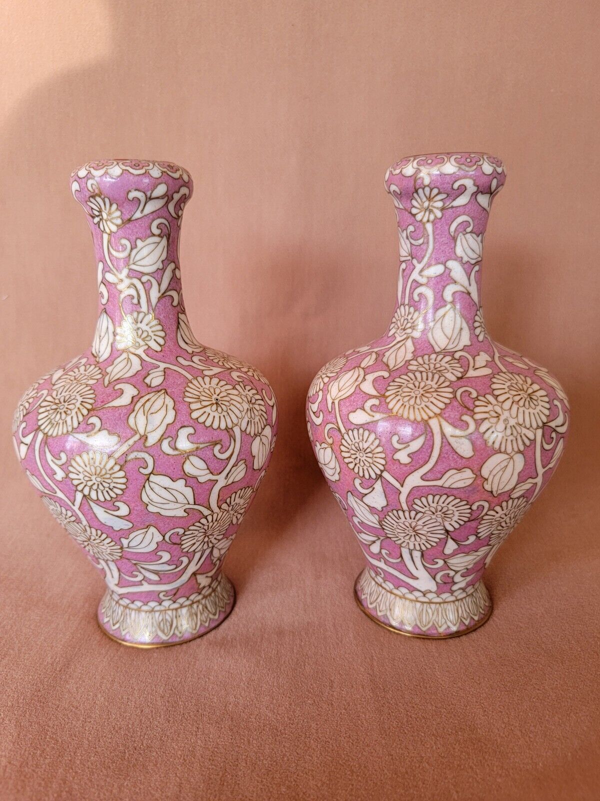 Matching Pair of Cloisonne Vases White on Lavender Rare Color Excellent 7 1/4”