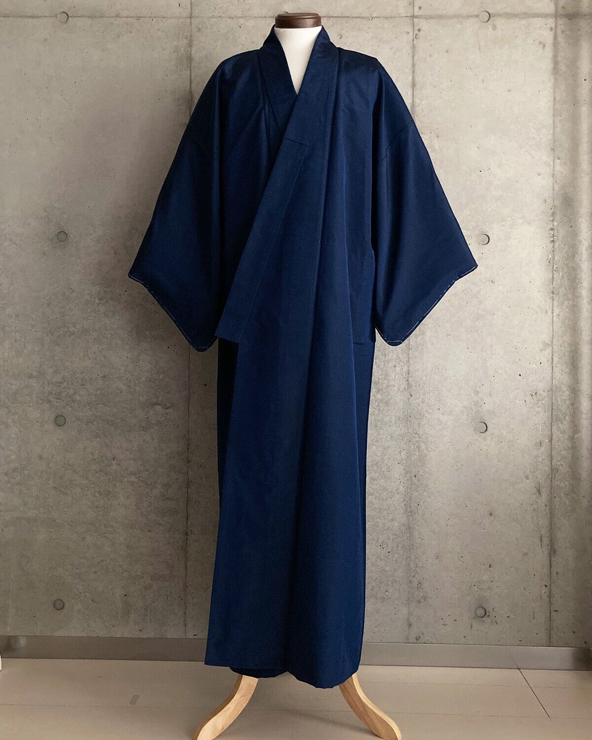 EM012 :Vintage Japanese Men\'s Kimono. Silk. Tsumugi. Length 144cm/56.6\