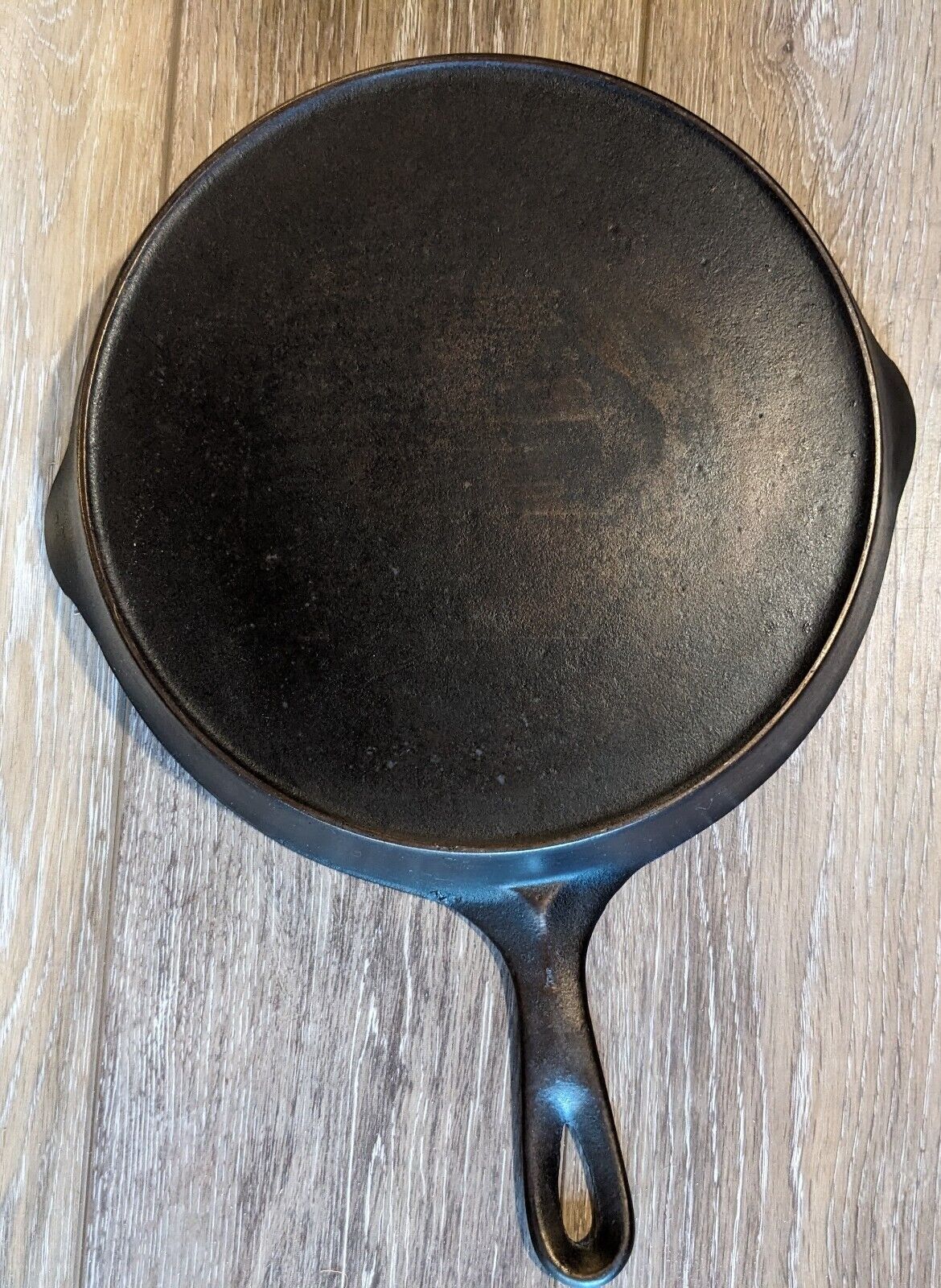 Early Unmarked Wagner #8 Cast Iron Skillet - Fully Restored - NICE