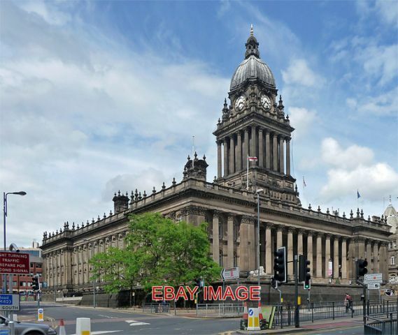 PHOTO  TOWN HALL THE HEADROW LEEDS A MAGNIFICENT STATEMENT OF VICTORIAN CIVIC PR