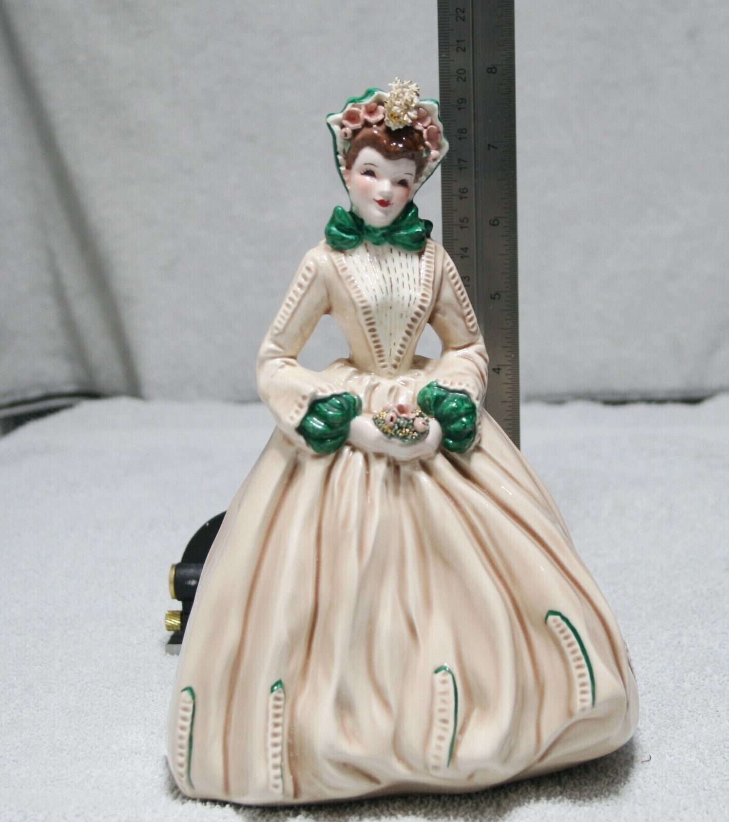 RARE Vintage SUE ELLEN Florence Ceramic Figurine - Signed LK Pasadena CA