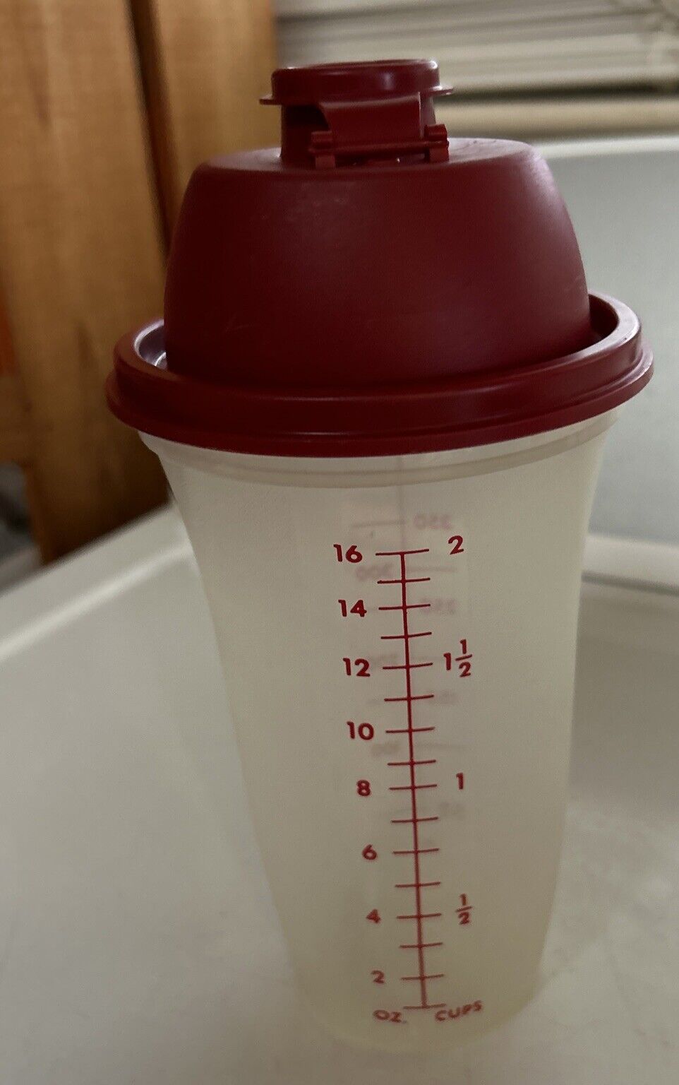 Vintage Tupperware 16 OZ. QUICK SHAKE CONTAINER  # 844 With Lid Red Blender