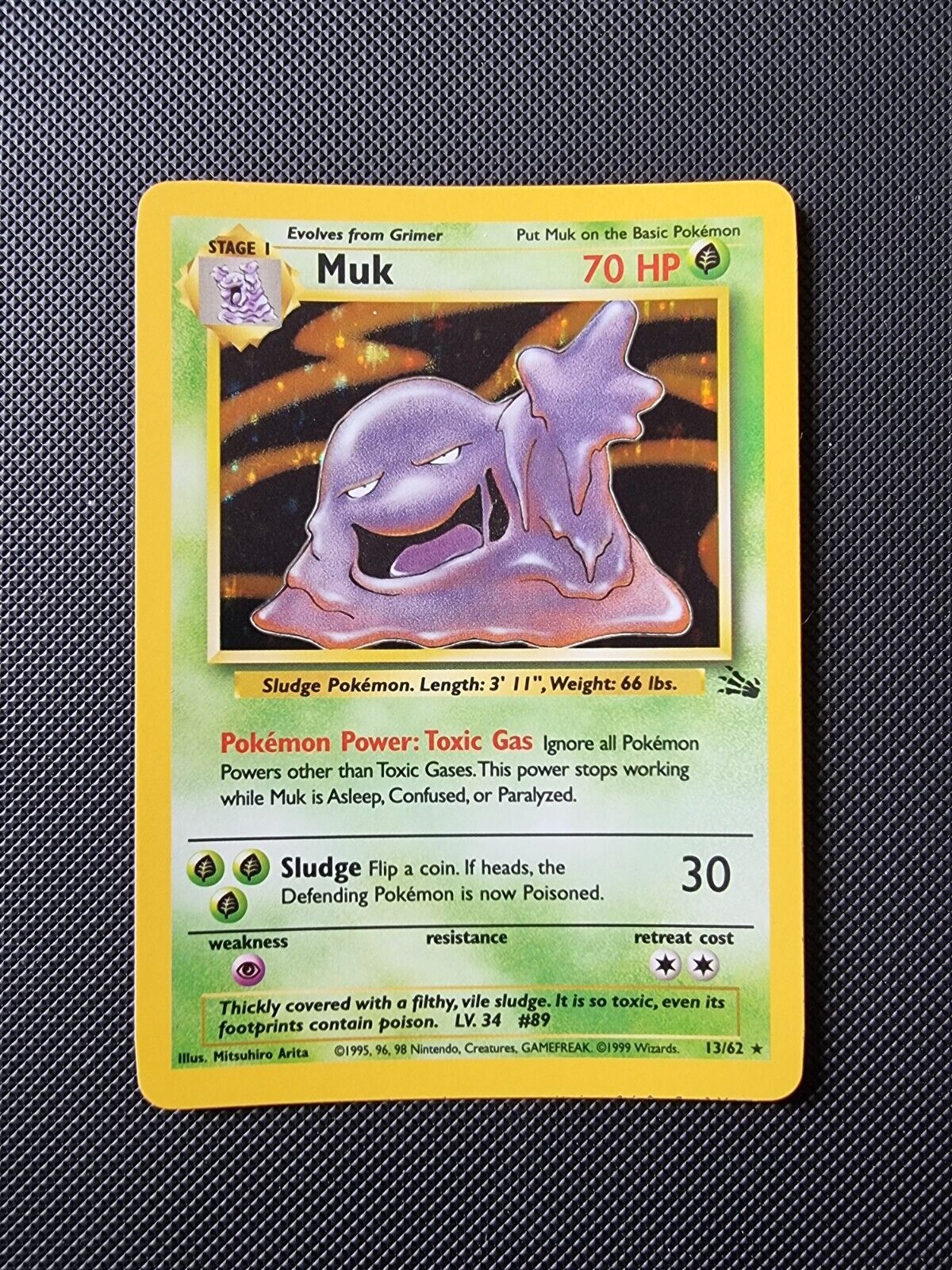 Muk 13/62 Rare Holo Pokemon Card. Fossil Set. Near Mint 