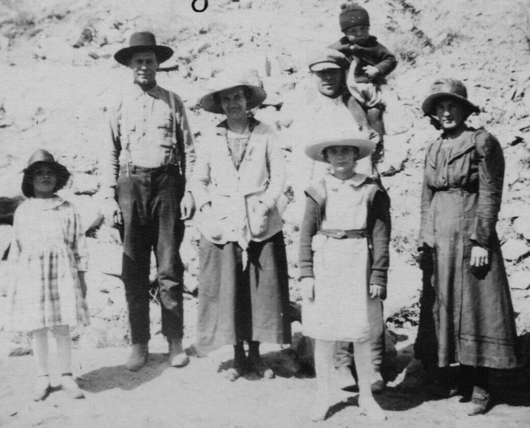 6T Photograph 1921 Group Portrait Family Picnic Men Women Kids Girls 