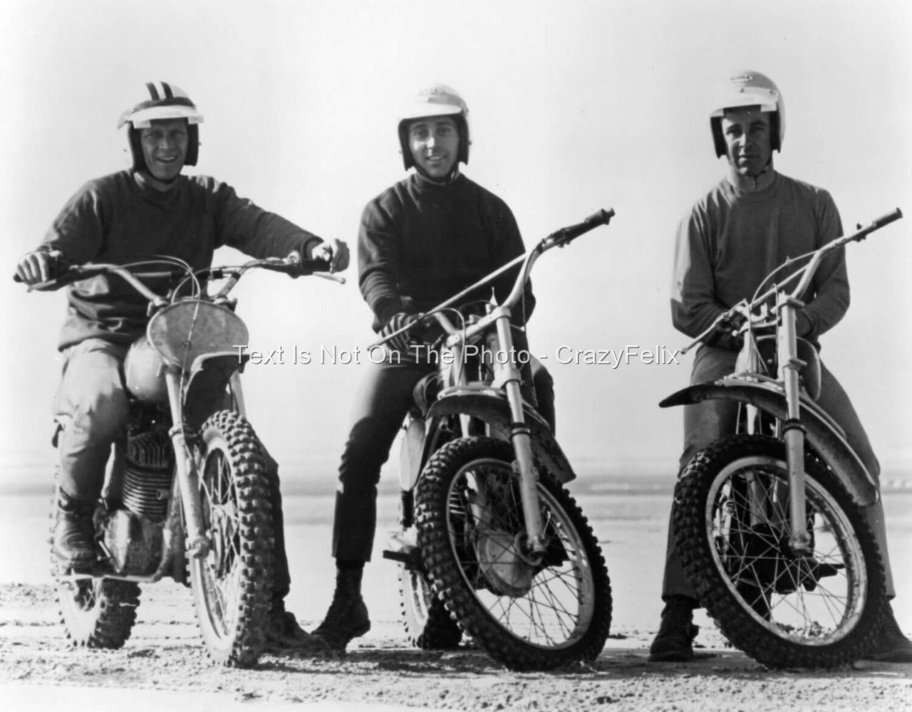 1971 Steve McQueen Mert Lawwill Malcolm Smith Motorcycle Racer 8X10 Photo 484C